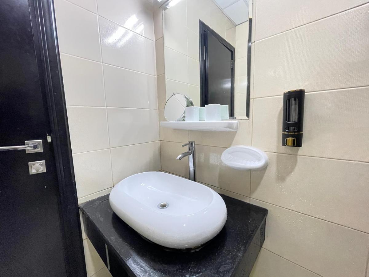 Private Gorgeous Room With Marina View With Shared Kitchen In Shared Apartment Dubai Exterior photo